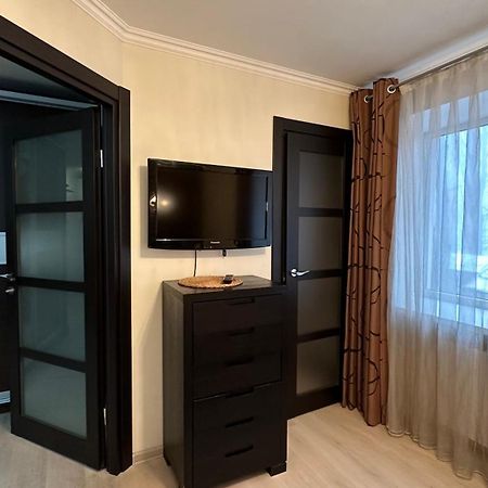 Apartment On Nauki Avenue 102 Dnipro Exterior photo